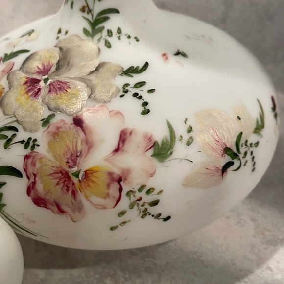 Vintage barber milk glass decanter - Picture 3 of 7